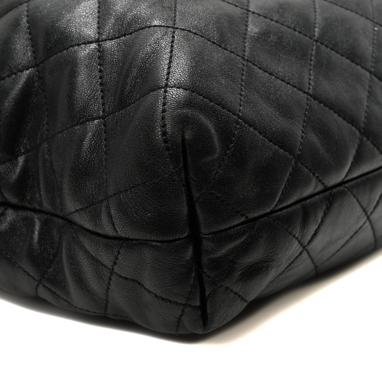 Saint Laurent Lambskin Quilted Maxi Icare Shopping Tote Black 10 of 11