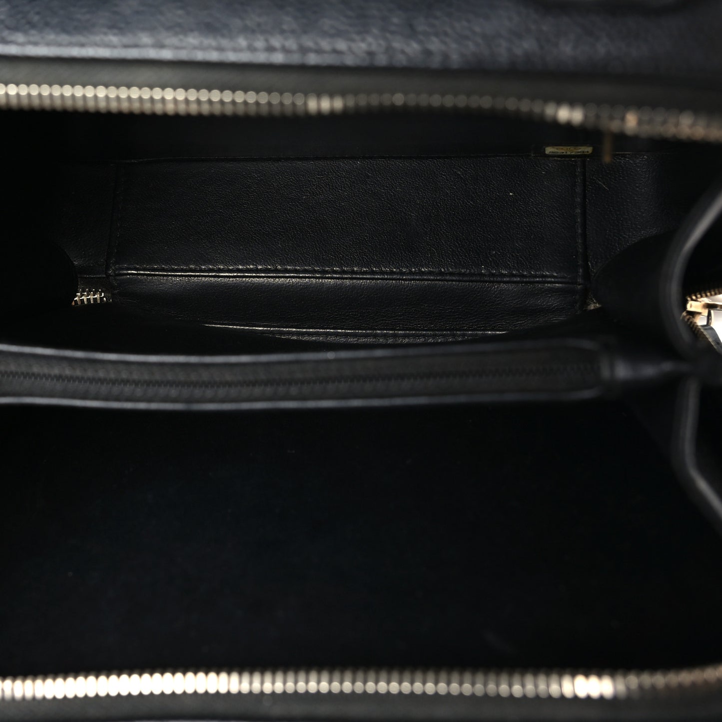 Caviar Quilted Medium CC Filigree Vanity Case Black