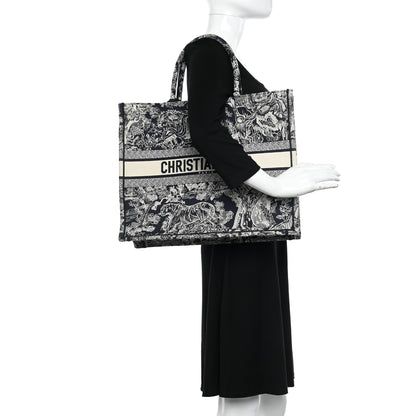 Christian Dior Canvas Embroidered Large Dioriviera Toile De Jouy Reverse Book Tote Blue 3 of 12