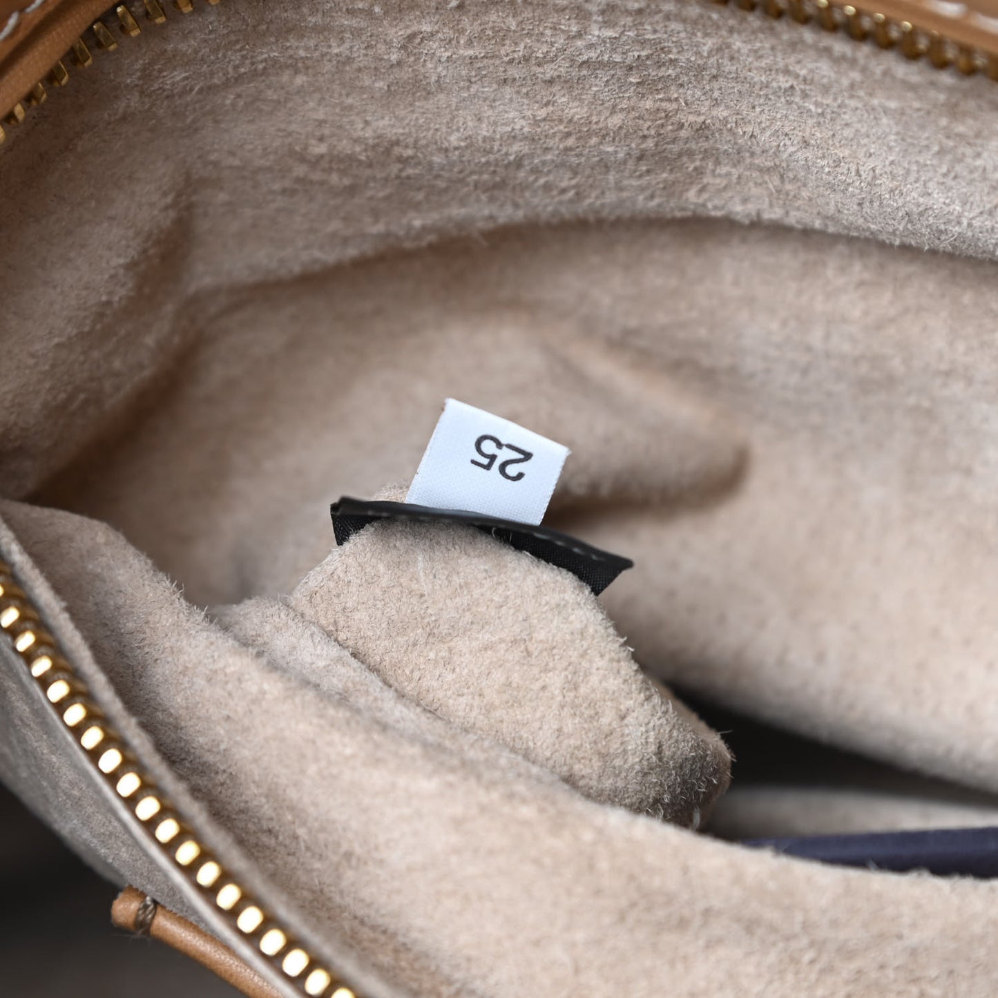 Vitello Soft Messenger Flap Sughero