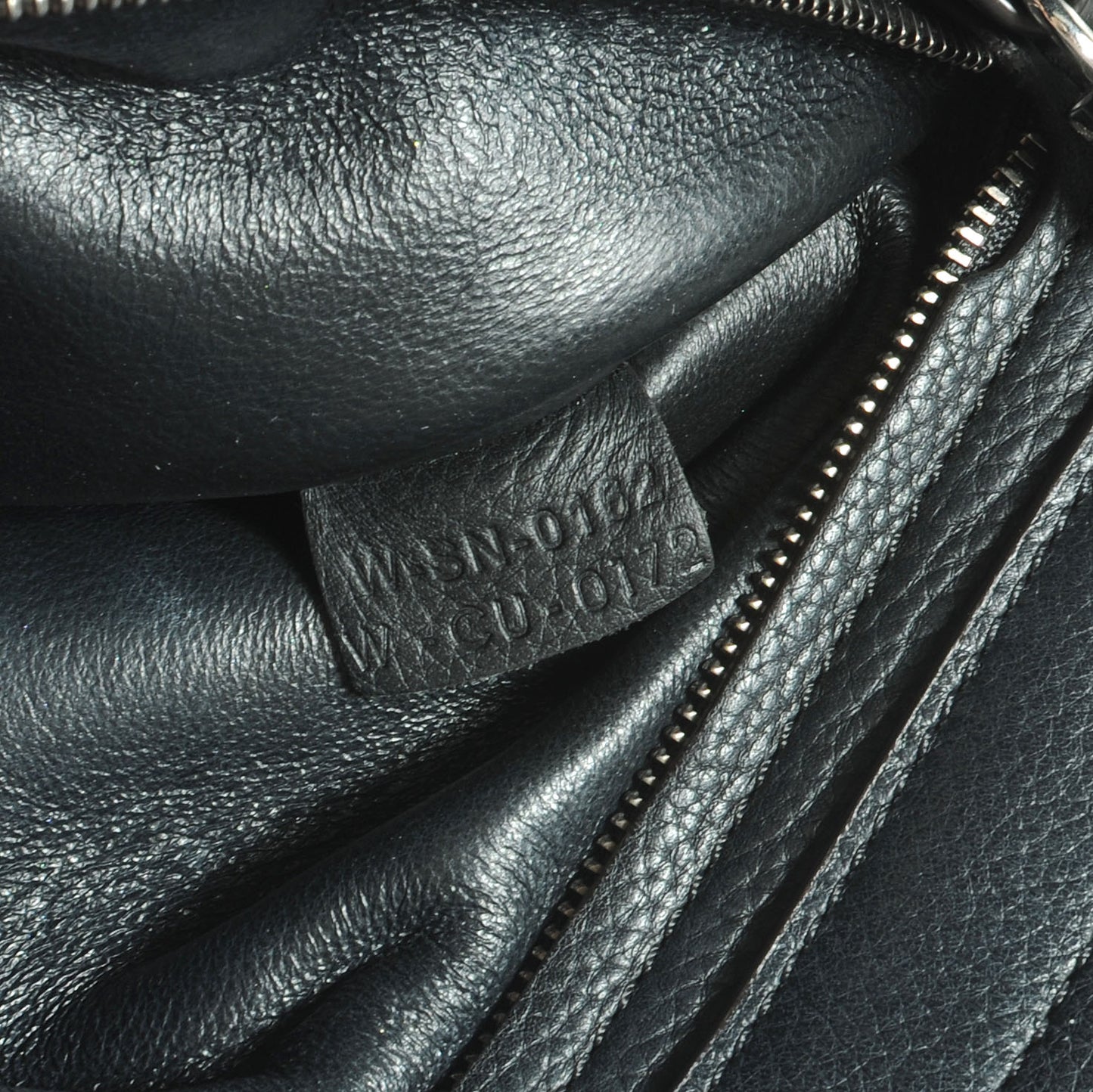 Drummed Leather and Suede Small Trapeze Black