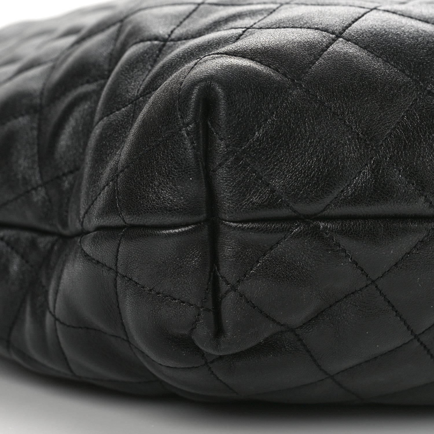 Saint Laurent Lambskin Quilted Maxi Icare Shopping Tote Black 8 of 9