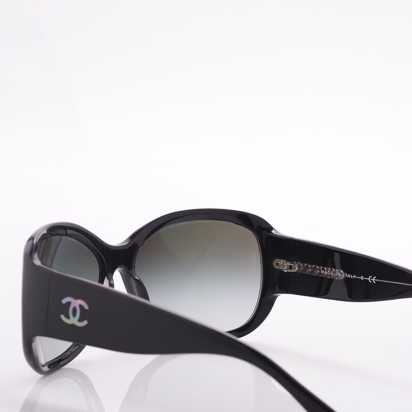 CC Logo Sunglasses 5226 Black