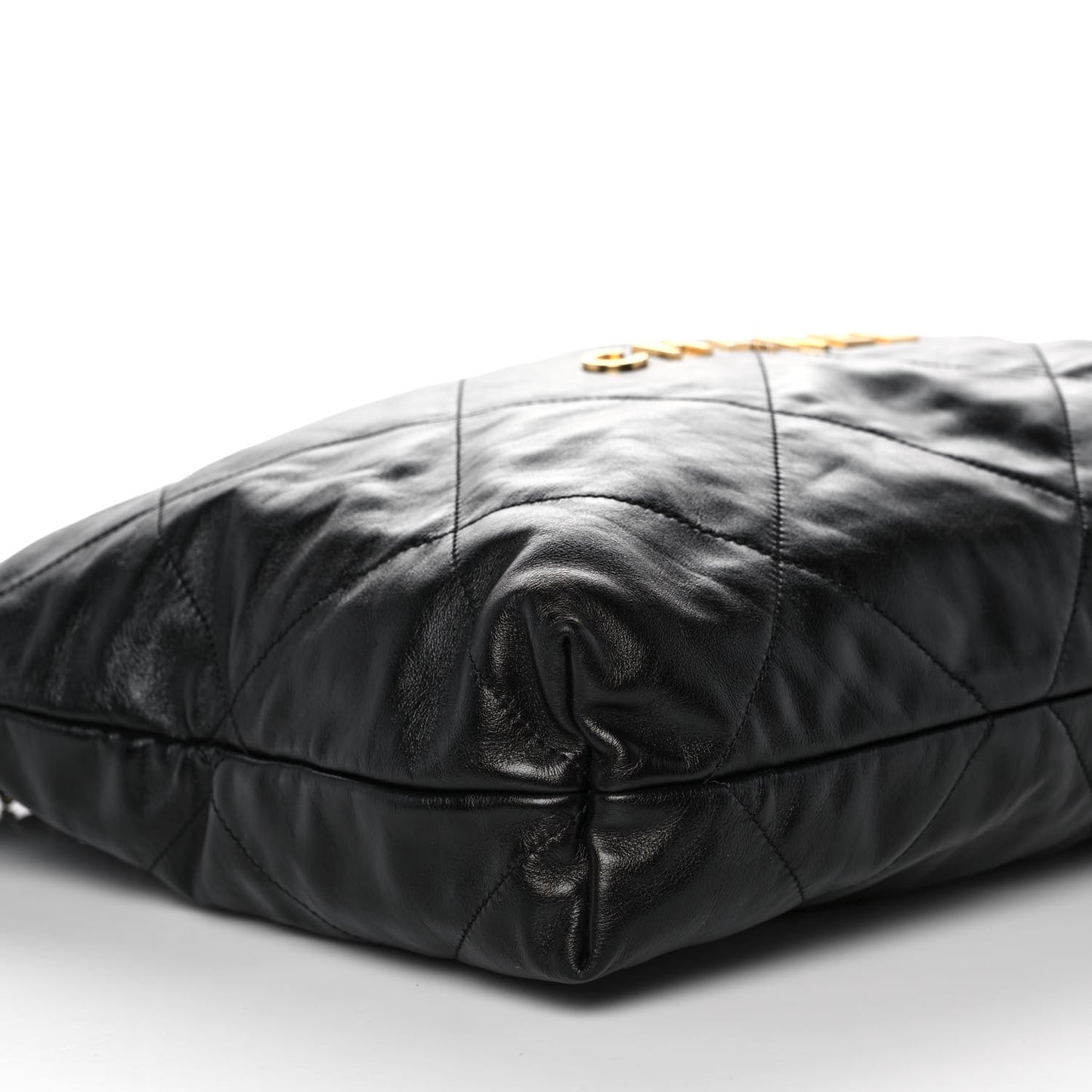 Shiny Calfskin Quilted Chanel 22 Black