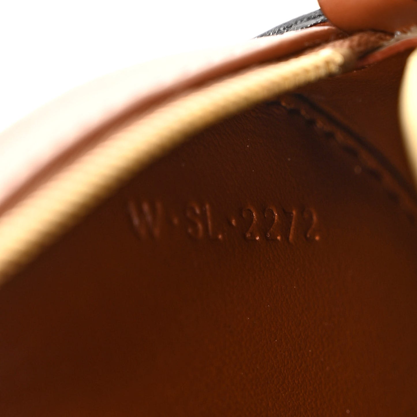 Smooth Calfskin Cuir Small Triomphe Oval Crossbody Purse Tan