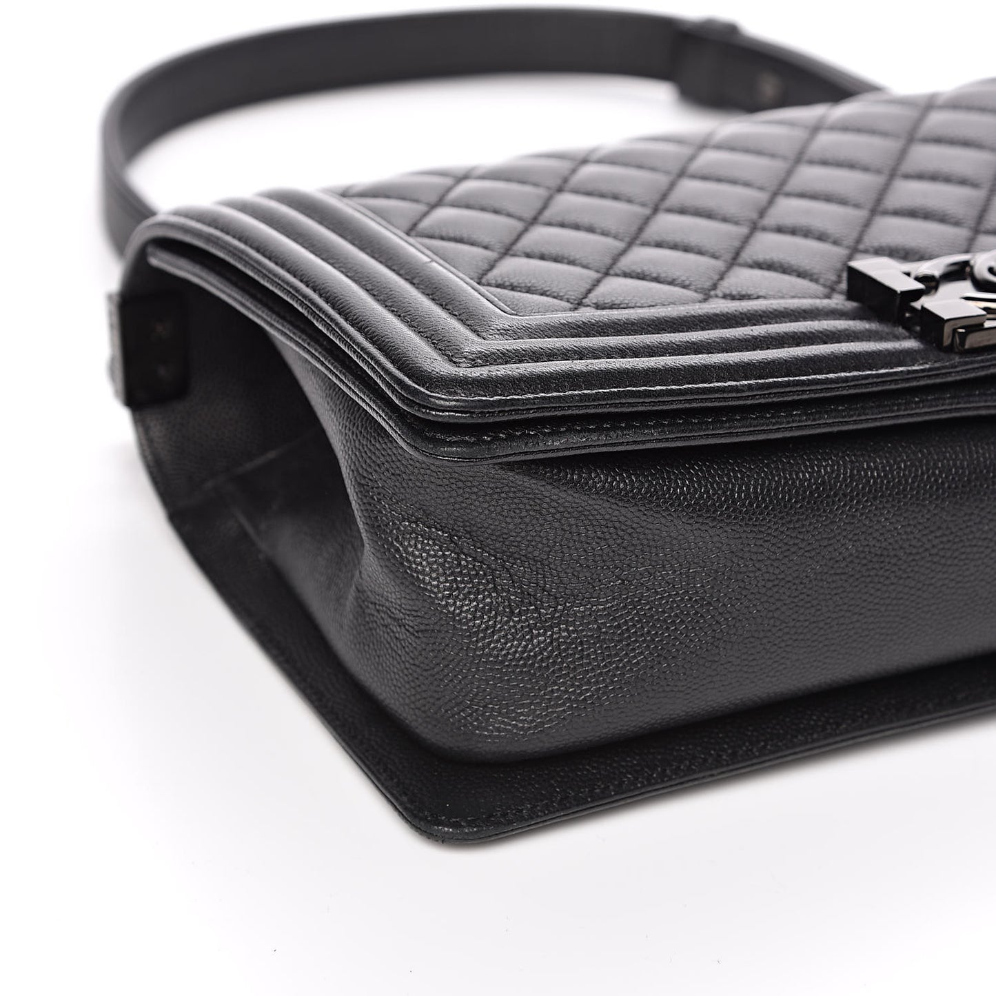 Caviar Quilted Medium Boy Flap So Black