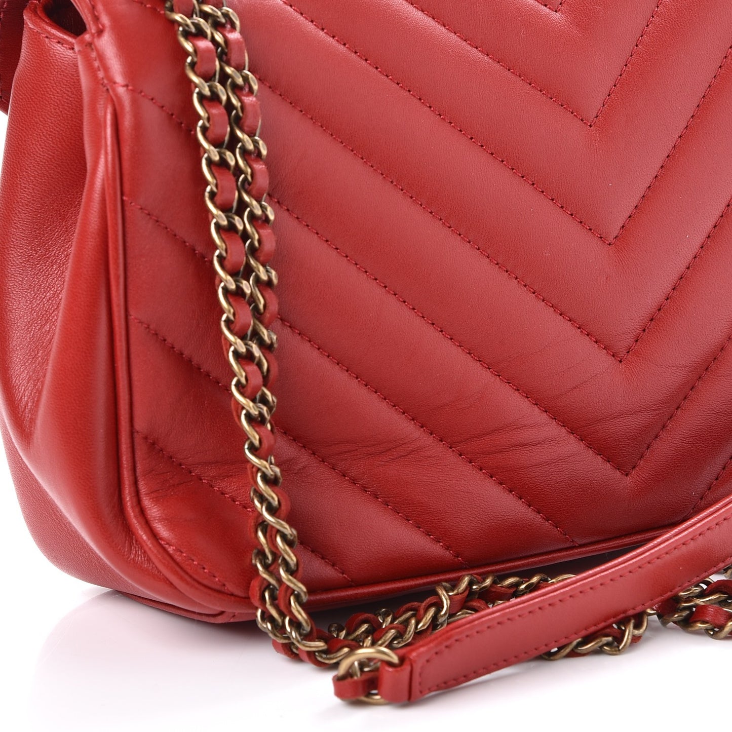 Lambskin Chevron Quilted Small Pyramid CC Flap Red