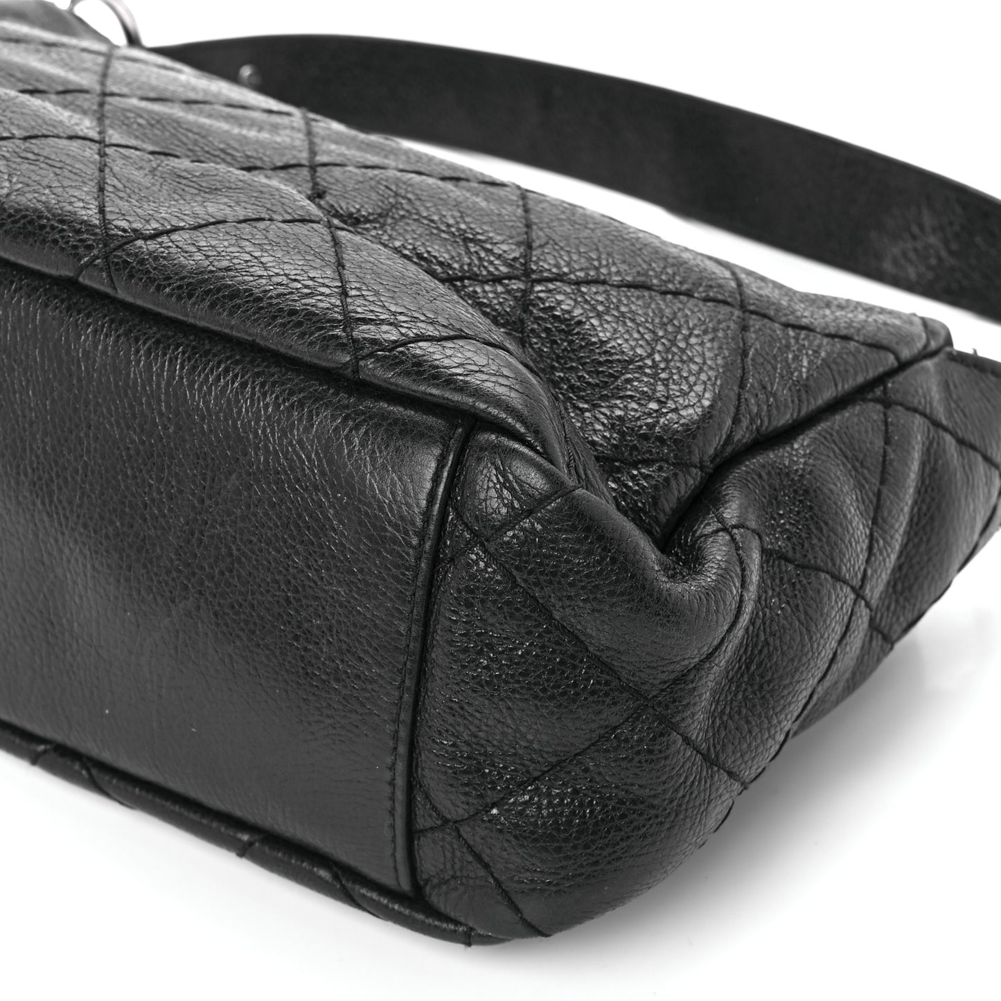 Glazed Calfskin Stitched On The Road Flap Black