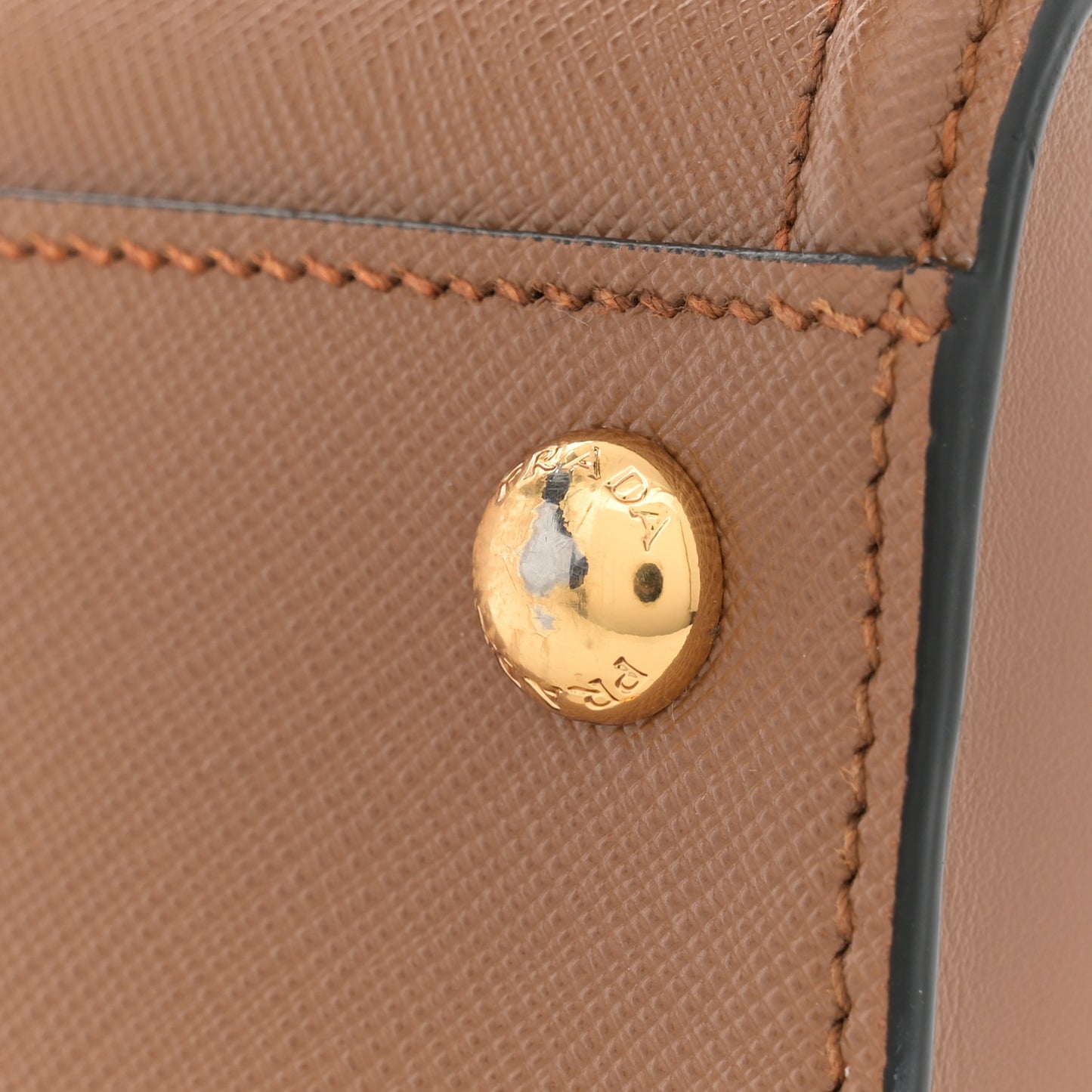 Saffiano Soft Calfskin Large Tote Cannella