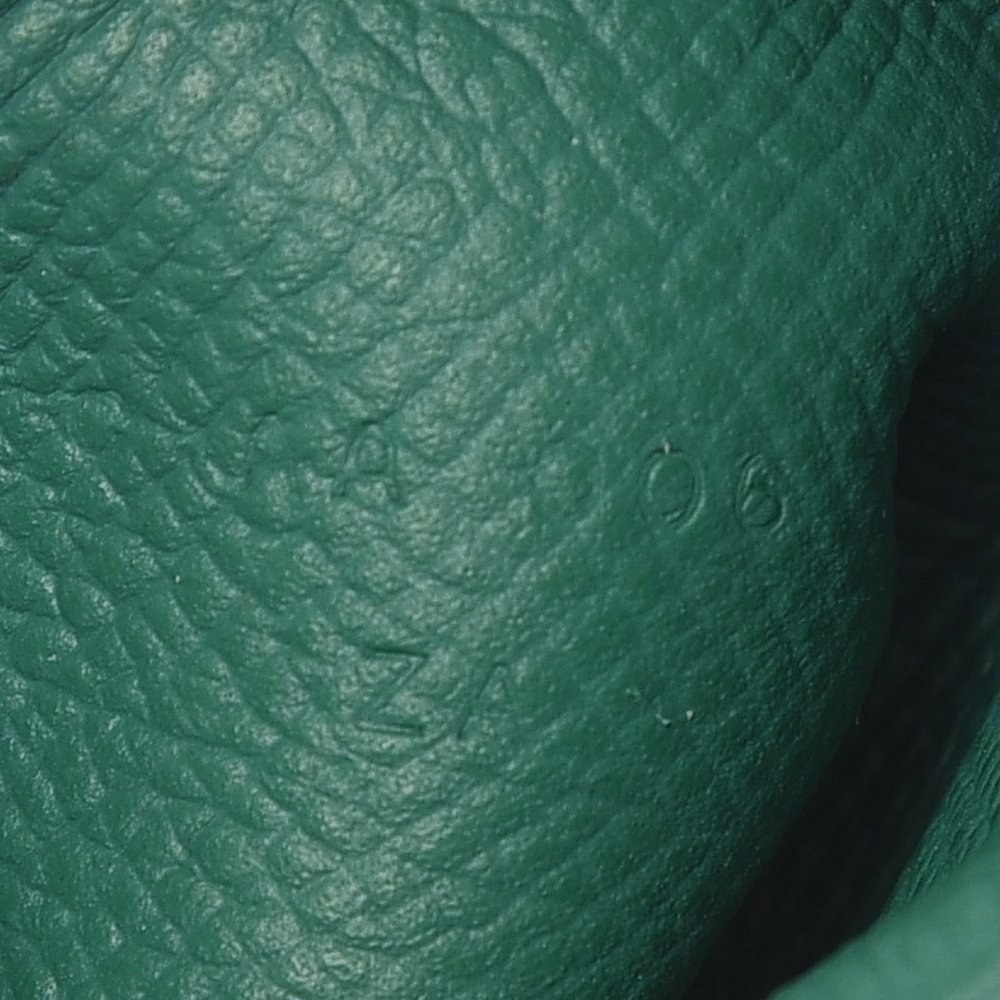 Epsom Calvi Card Case Vert Vertigo