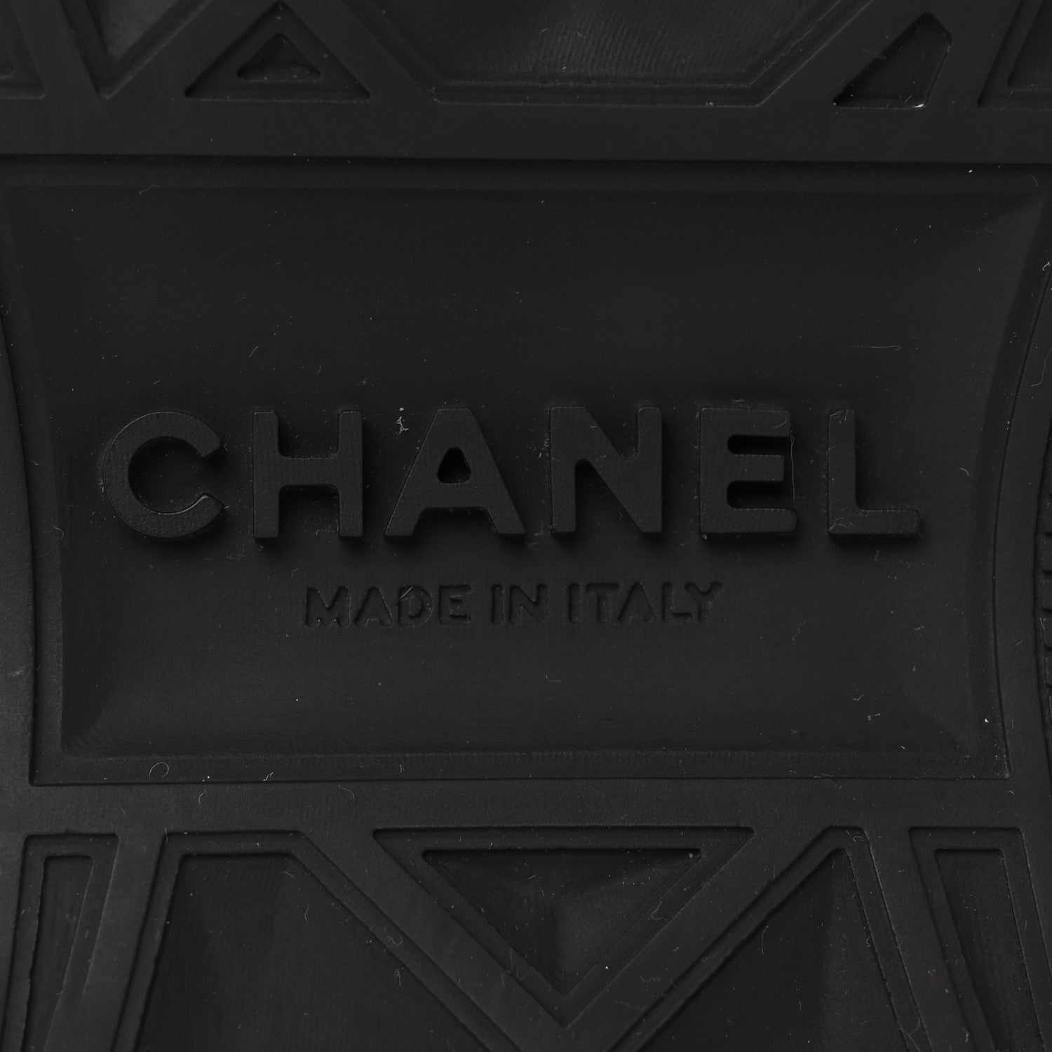 Chanel Velvet Calfskin Mixed Fibers CC Sneakers 39 Ivory Black 7 of 9