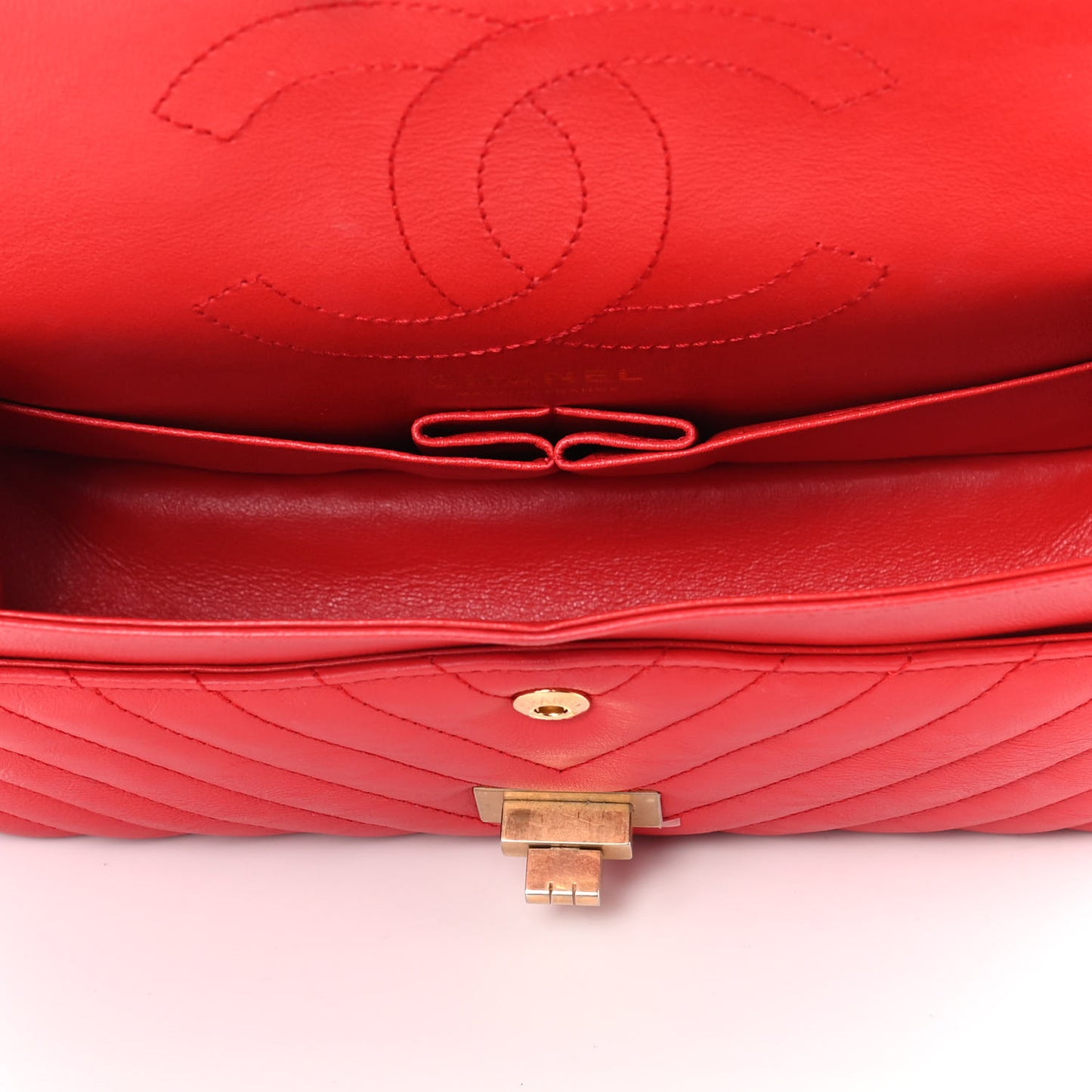 Calfskin Chevron Quilted 2.55 Reissue 225 Flap Red
