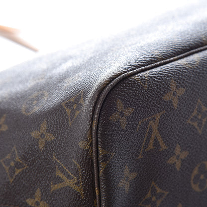 Louis Vuitton Monogram Neverfull MM 19 of 20