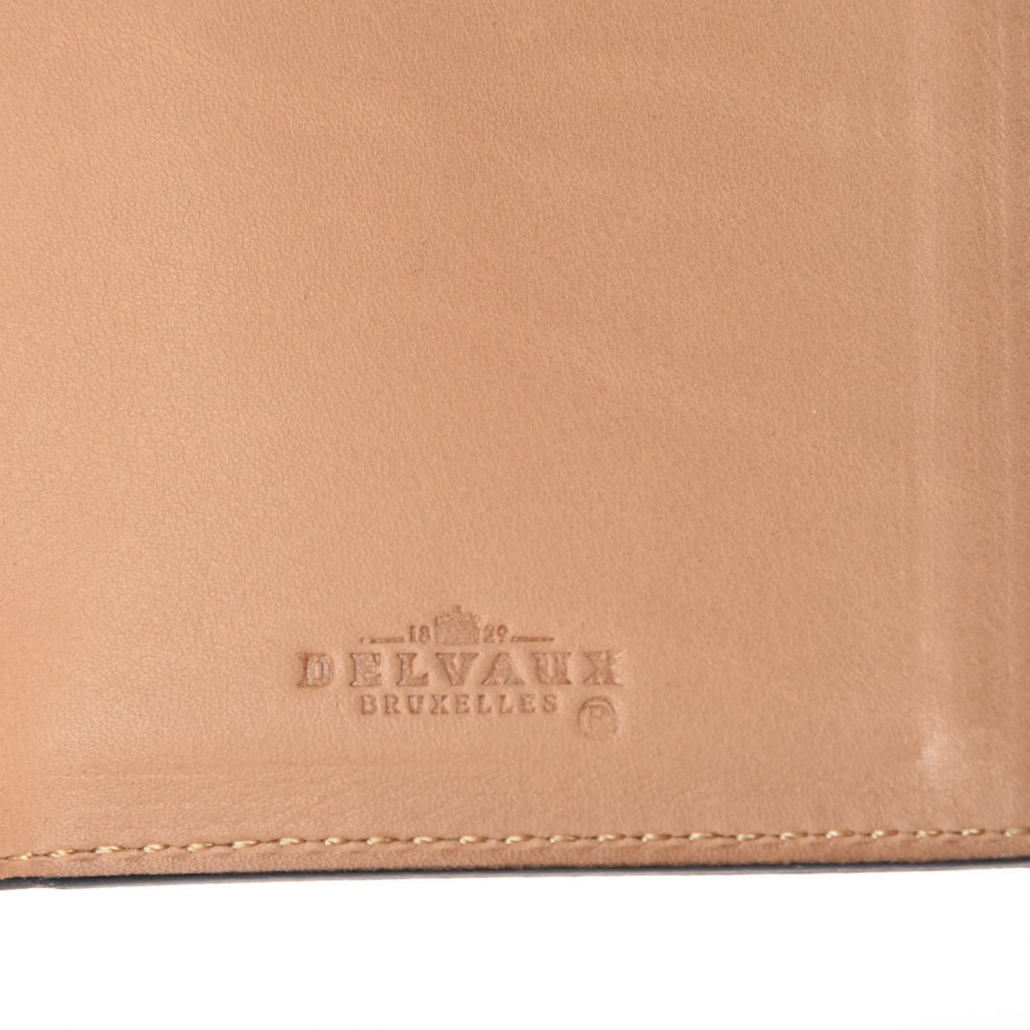 Grained Calfskin ID Holder Vegetal