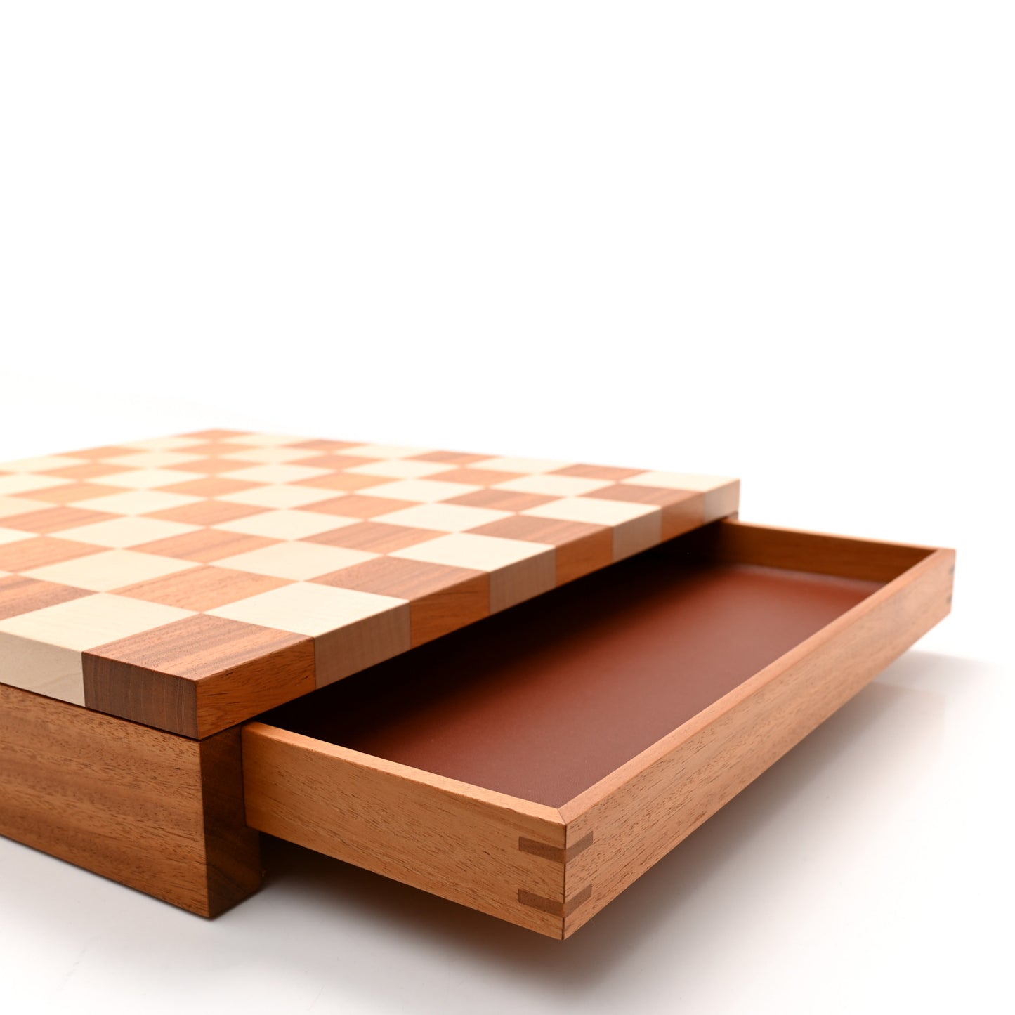 Sycamore Mahogany Lambskin Chess Game