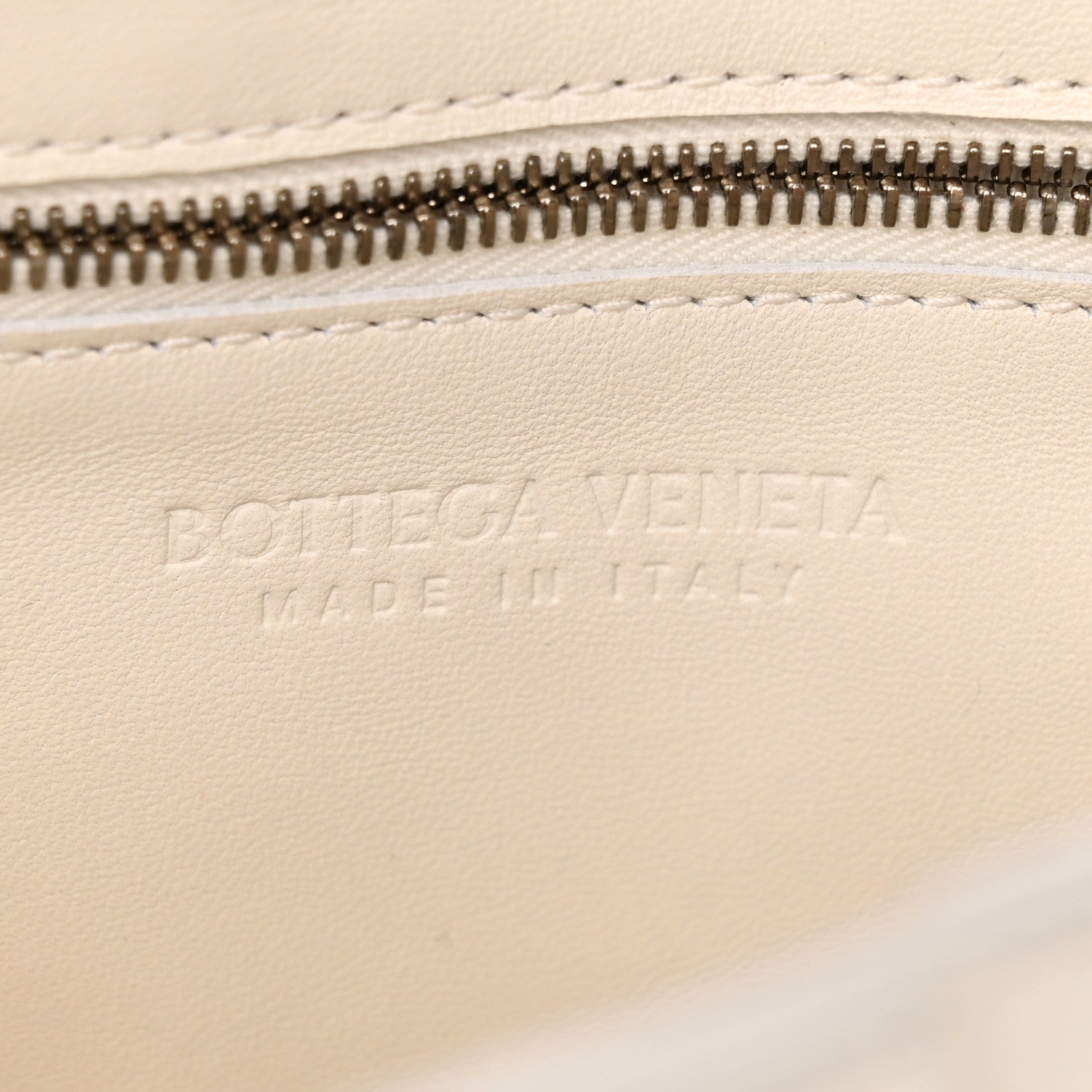 Bottega Veneta Lambskin Maxi Intrecciato Cassette Crossbody Bag White 6 of 25