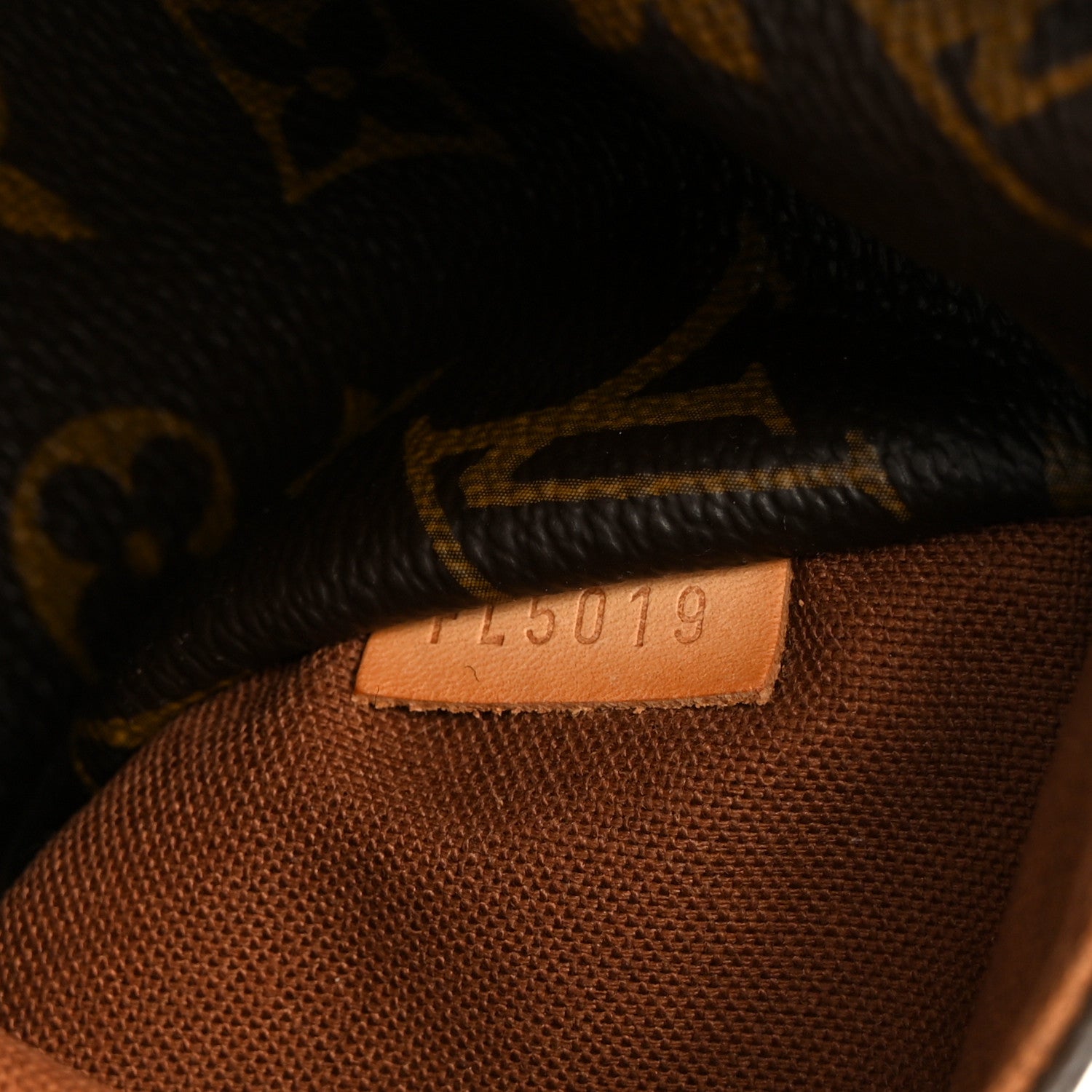 Louis Vuitton Monogram Totally PM 7 of 10