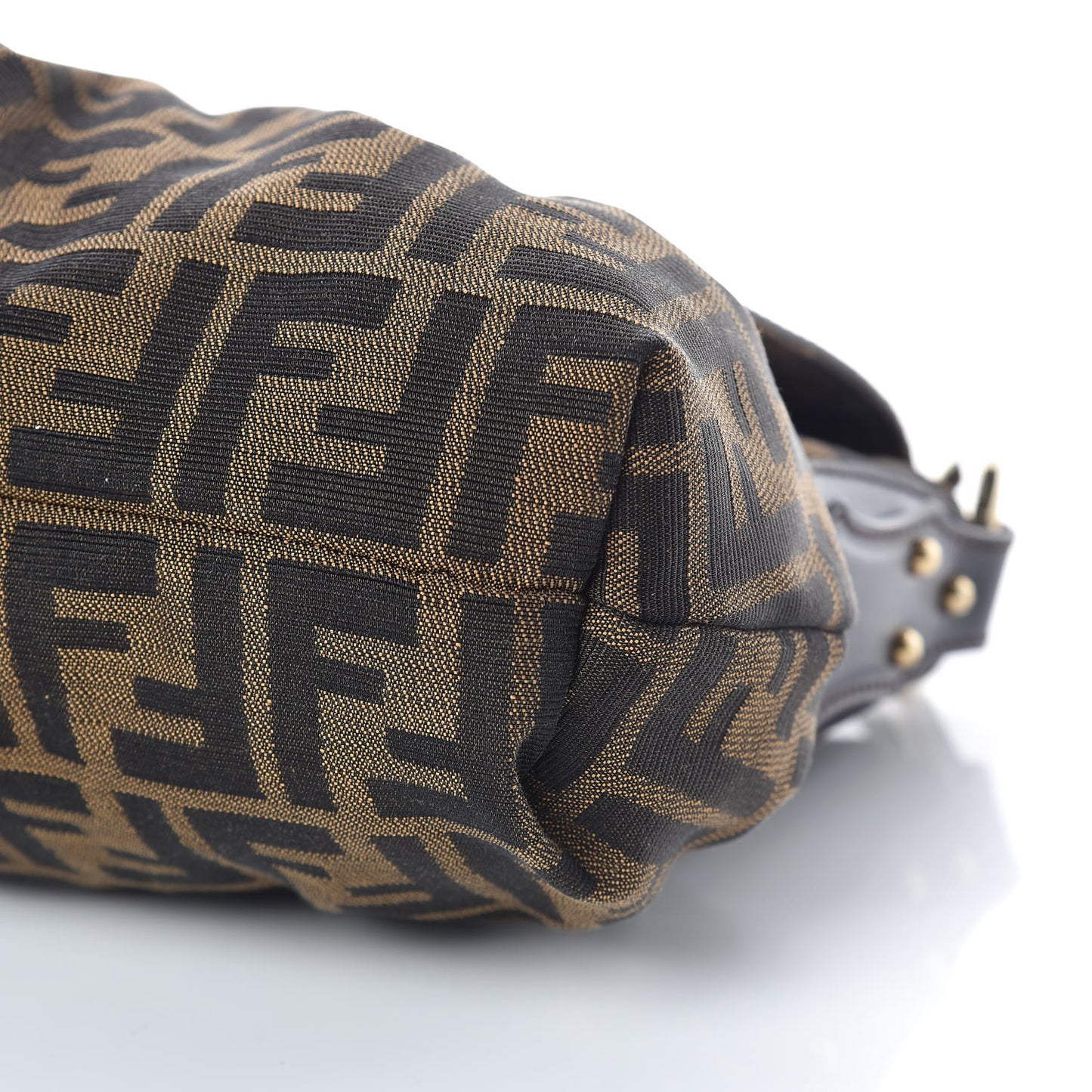 Zucca Medium Chef Shoulder Bag Tobacco