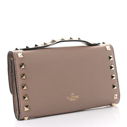 Valentino Garavani Pebbled Calfskin Rockstud Flip Lock Wallet On Chain Poudre 3 of 7