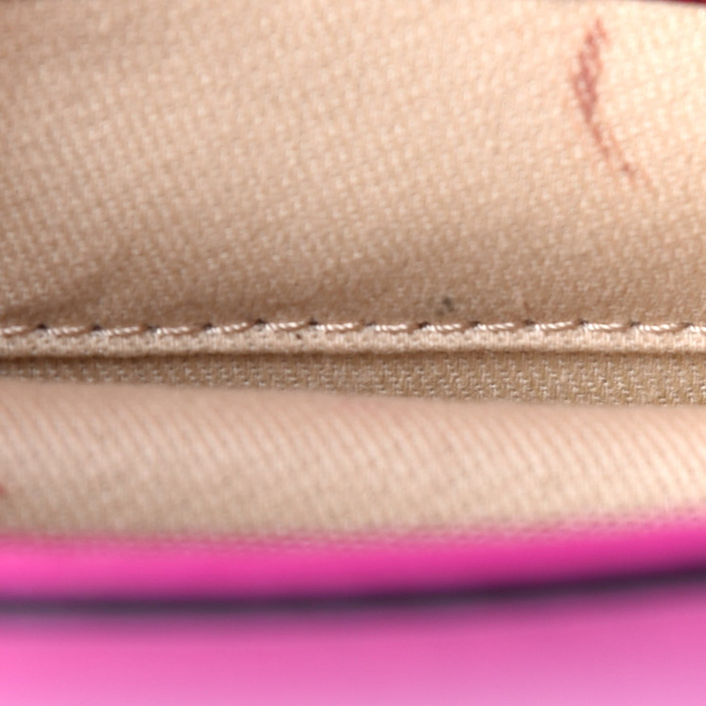 Vitello Mini Glam Lock Rockstud Flap Fuxia