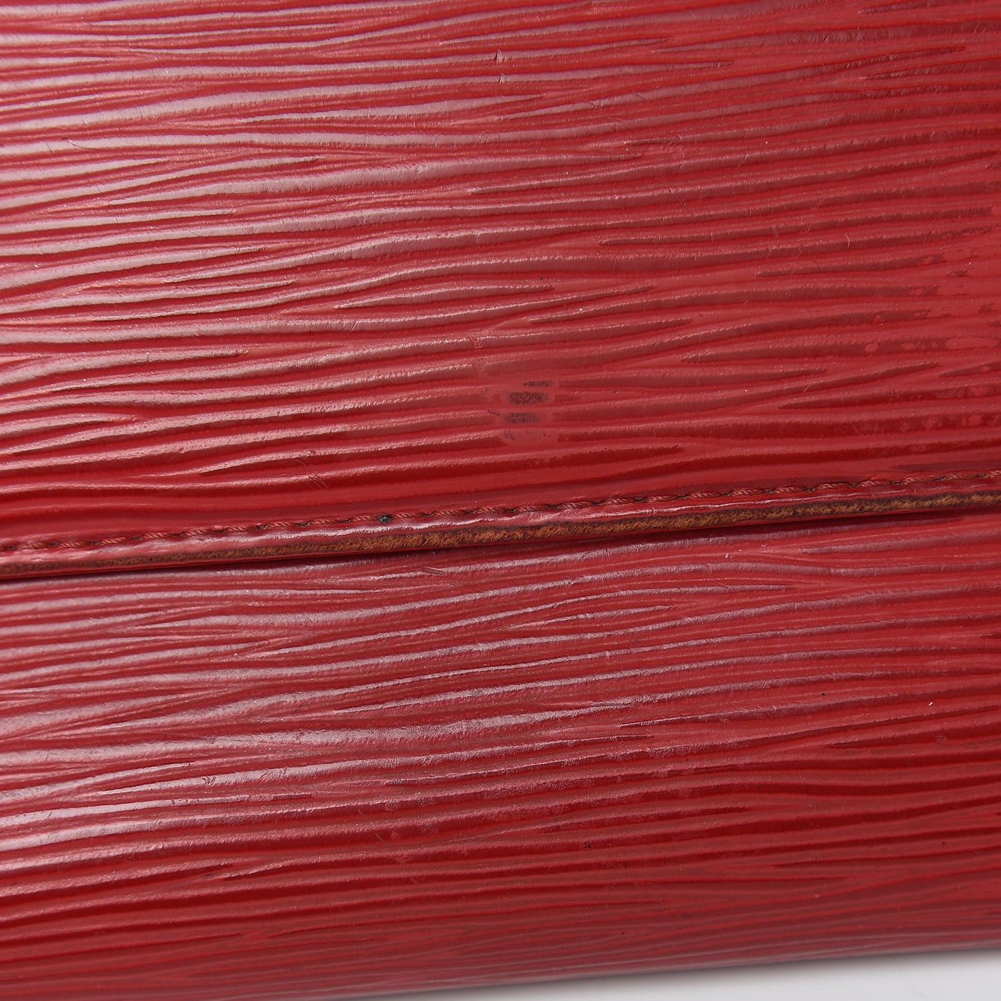Epi Porte Tresor International Wallet Rouge