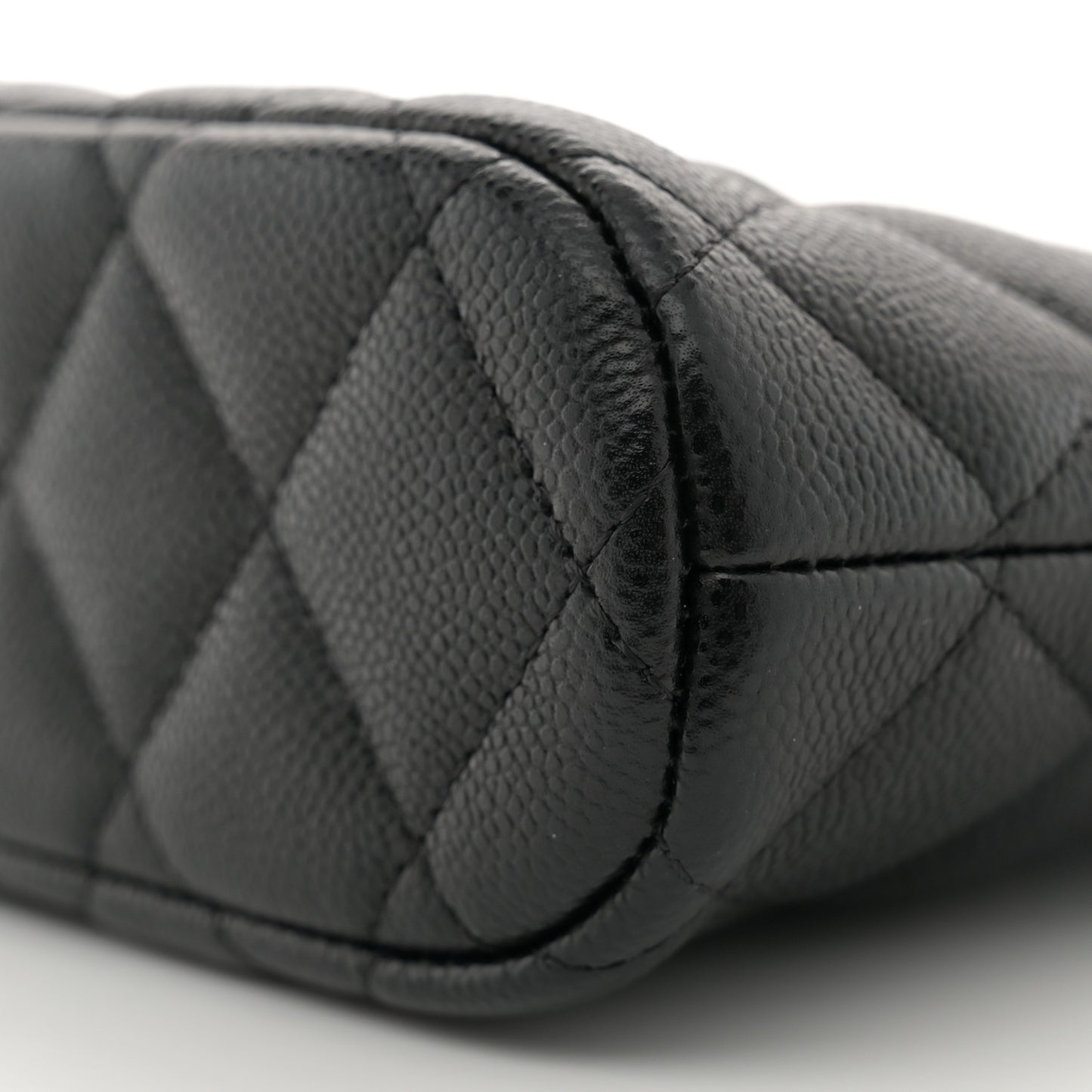 Caviar Quilted Classic Clutch With Chain Black