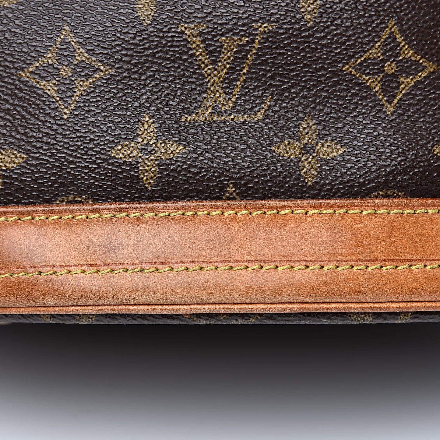 Monogram Petit Bucket 23