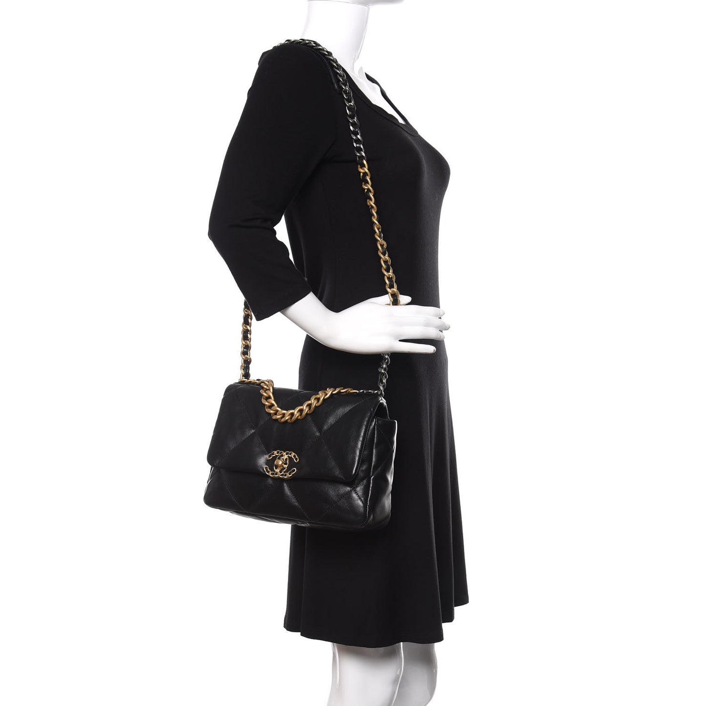 Lambskin Quilted Medium 19 Flap Black