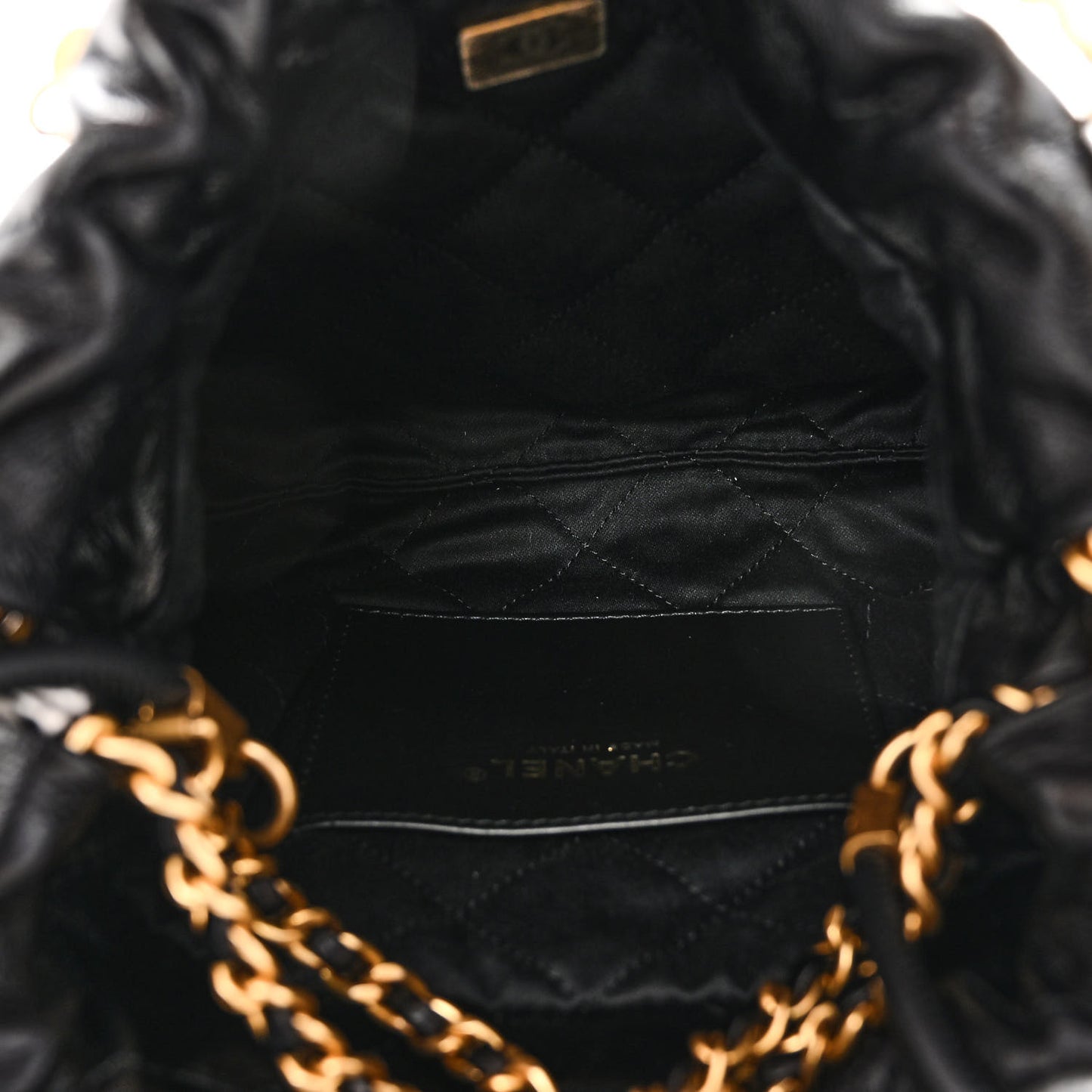 Shiny Crumpled Calfskin Quilted Pearl Mini Chanel 22 Black