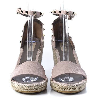 Valentino Garavani Grained Calfskin Rockstud Ankle Strap Espadrille 15/105mm Wedge Sandals 41 Poudre Natural 3 of 8