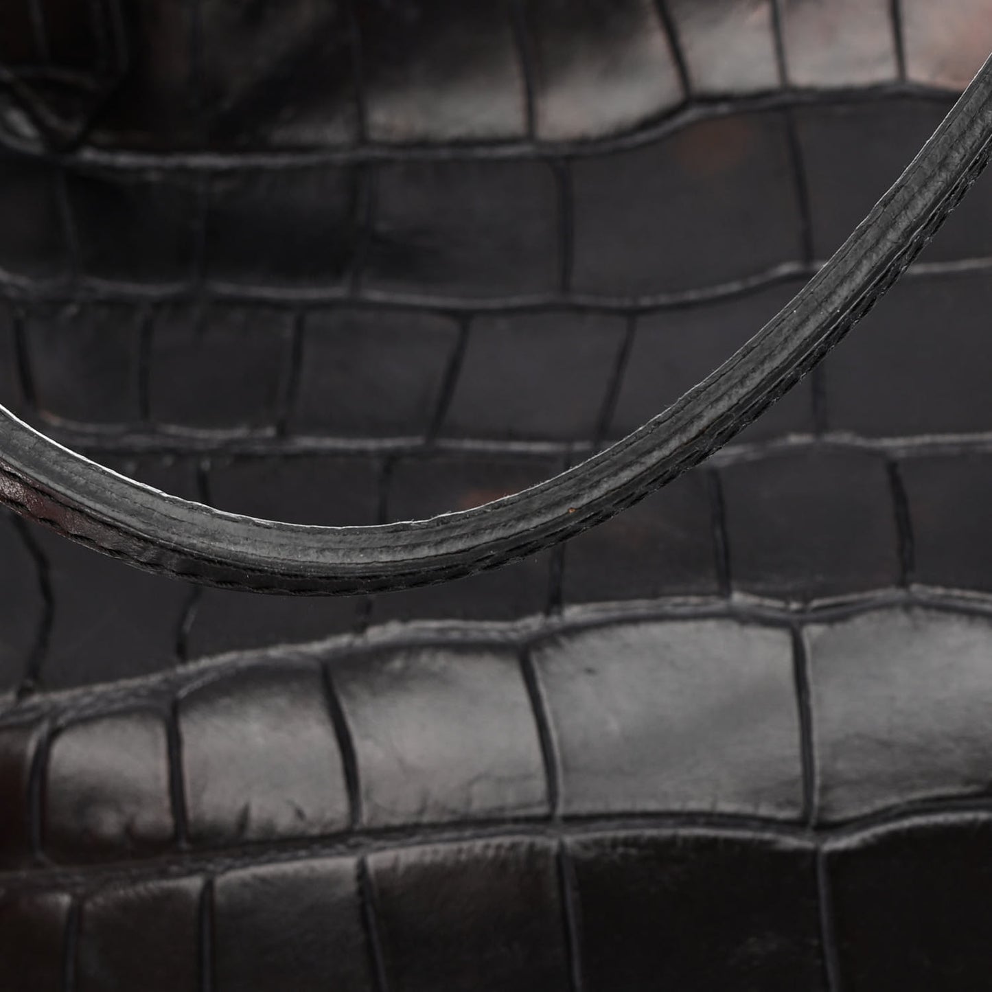 Calfskin Crocodile Embossed Medium Antigona Tote Black