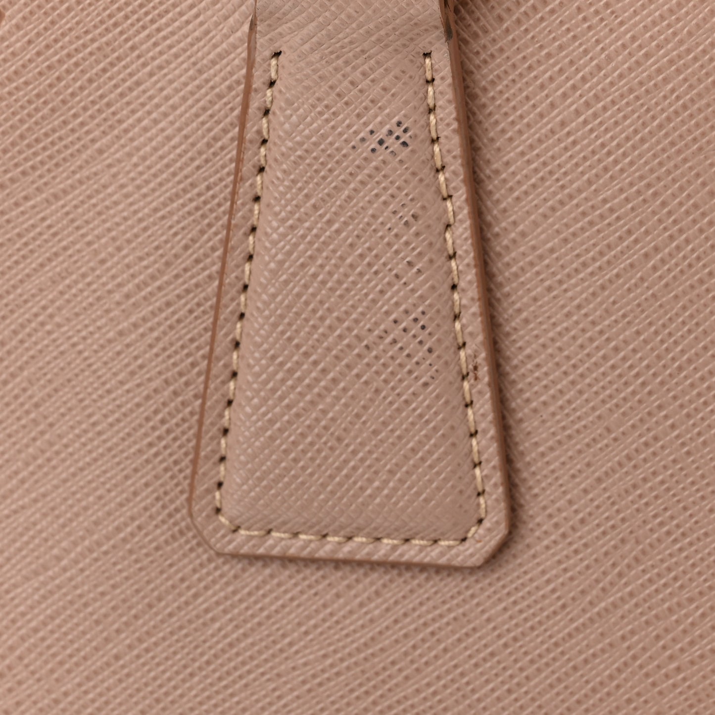 Saffiano Medium Galleria Double Zip Tote Cammeo