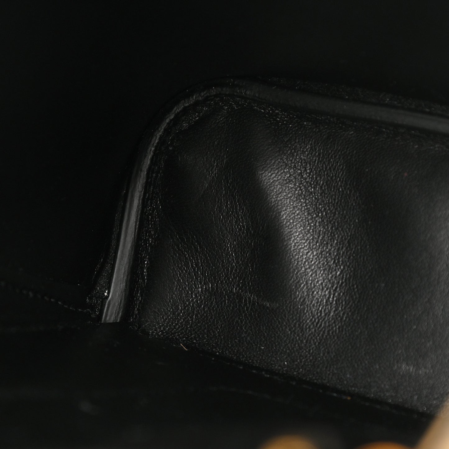 Saffiano Cuir Medium Panier Bucket Bag Bianco Black