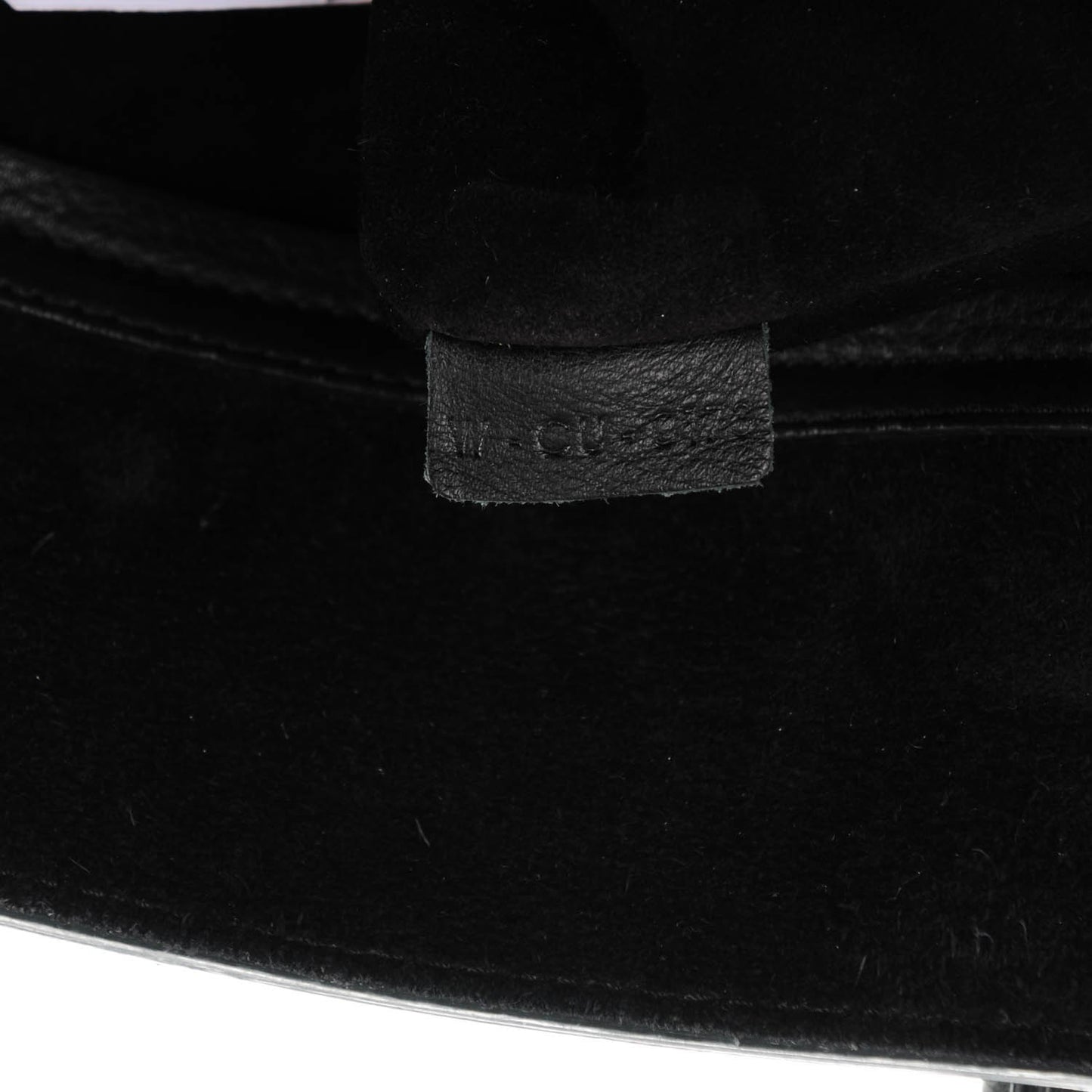 Supple Calfskin Medium Phantom Luggage Black
