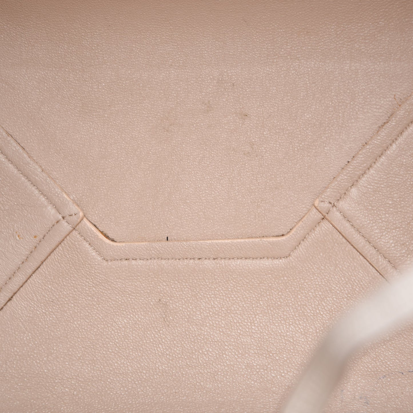 Grained Calfskin Medium Horizontal Cabas Phantom White