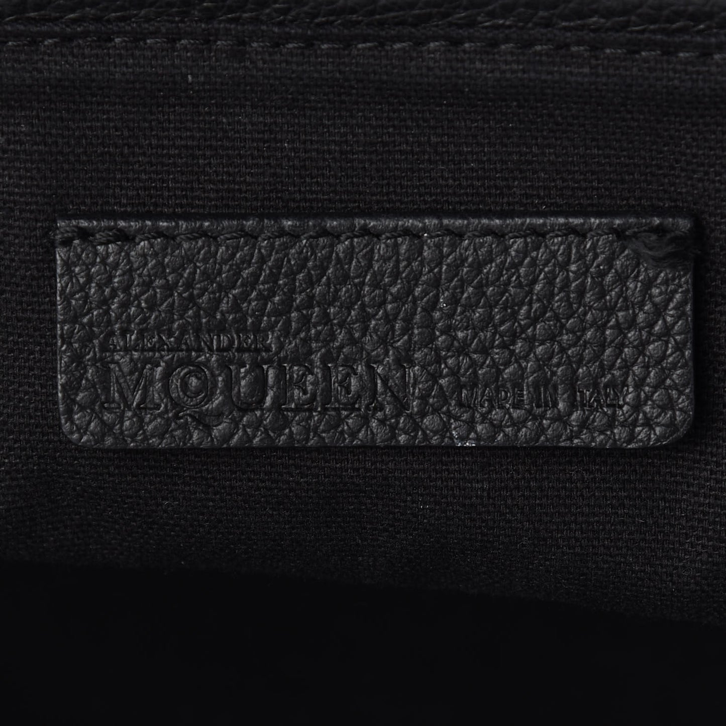 Pebbled Calfskin Large Skull Padlock Zip Around Tote Black