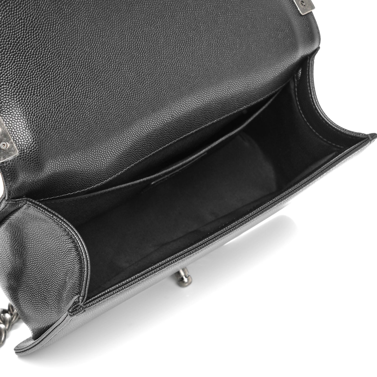 Caviar Chevron Quilted Medium Boy Flap Black