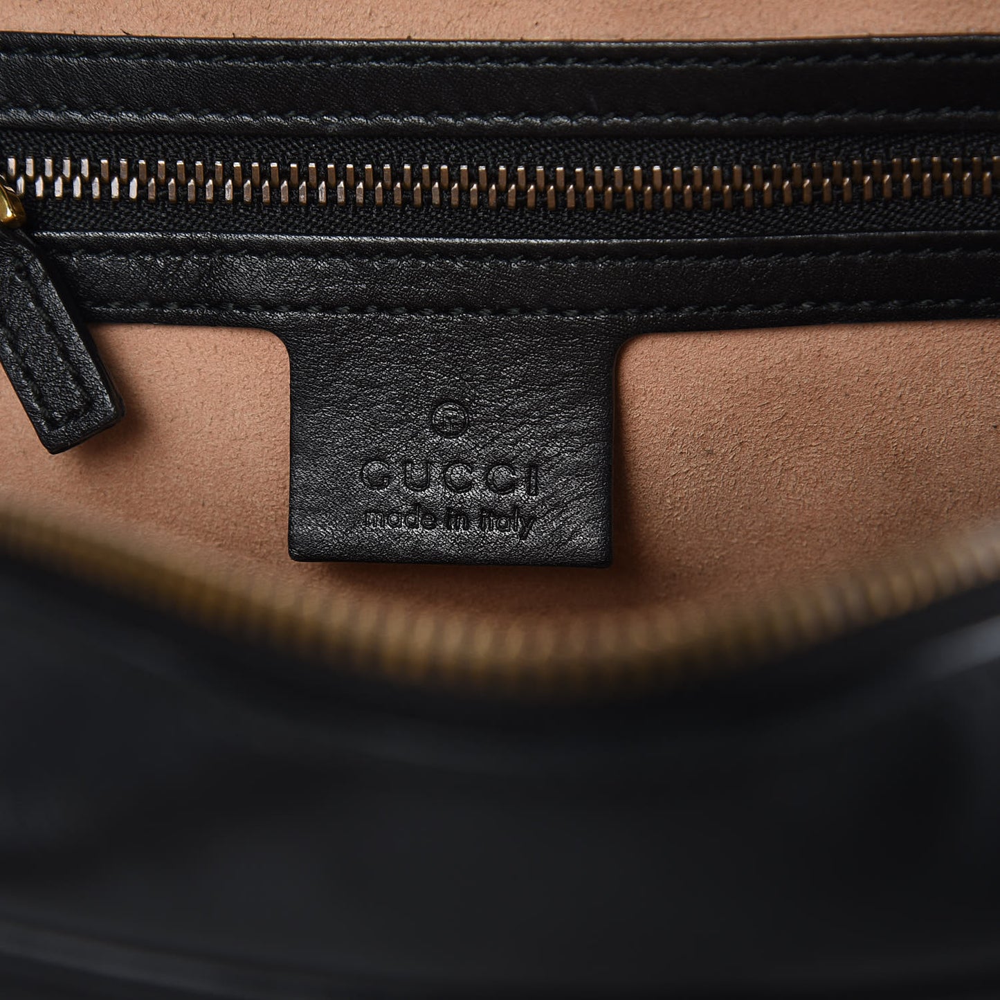 Calfskin Matelasse Medium GG Marmont Chain Shoulder Bag Black