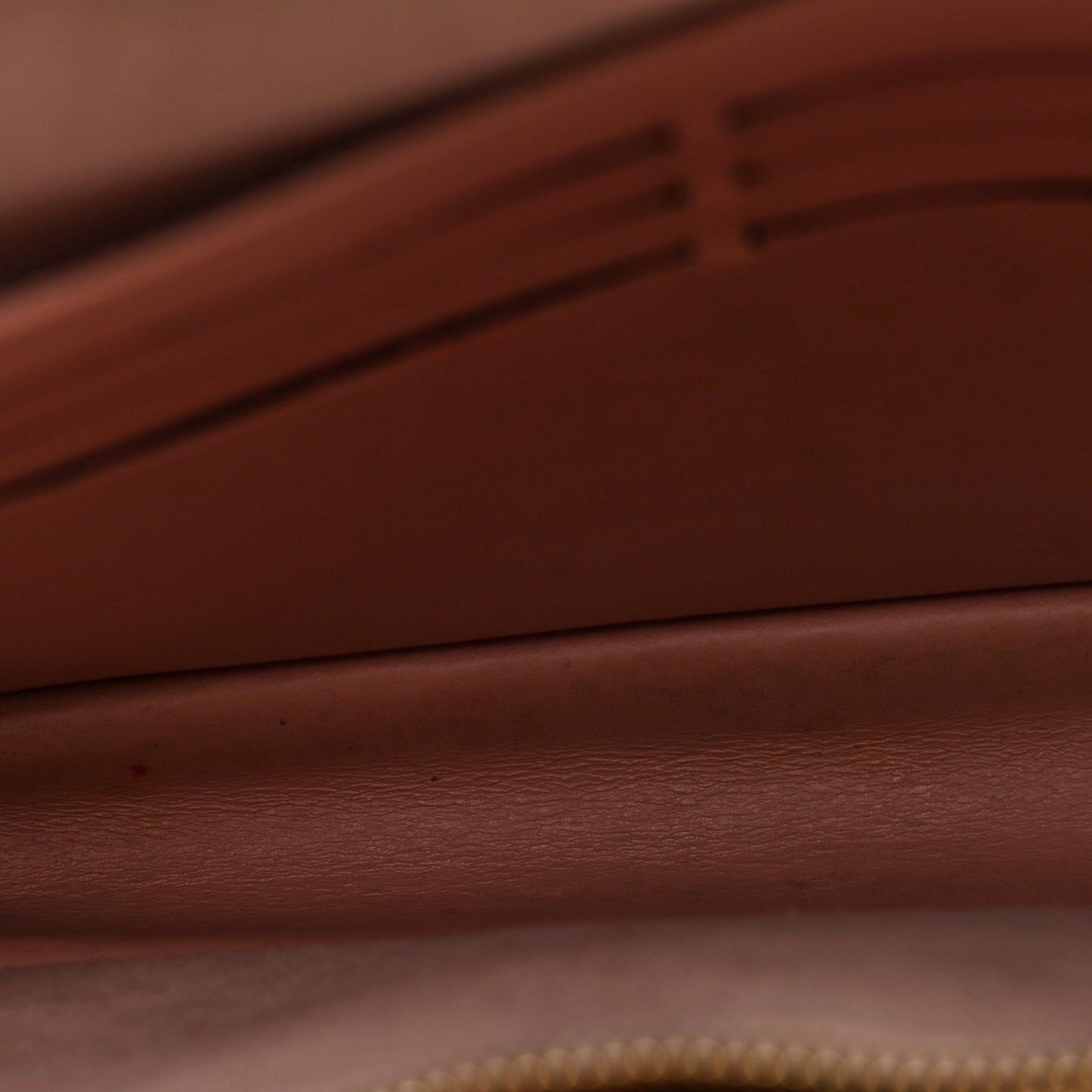 Damier Ebene Croisette Chain Wallet Magnolia