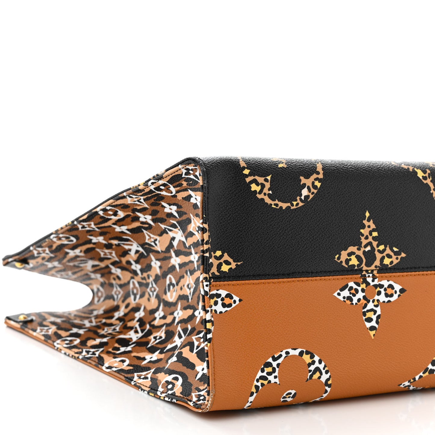 Monogram Giant Jungle Onthego GM Black