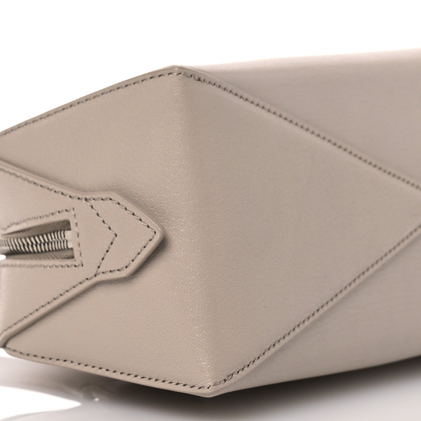 Goatskin Medium Le Teckel Bag Grege
