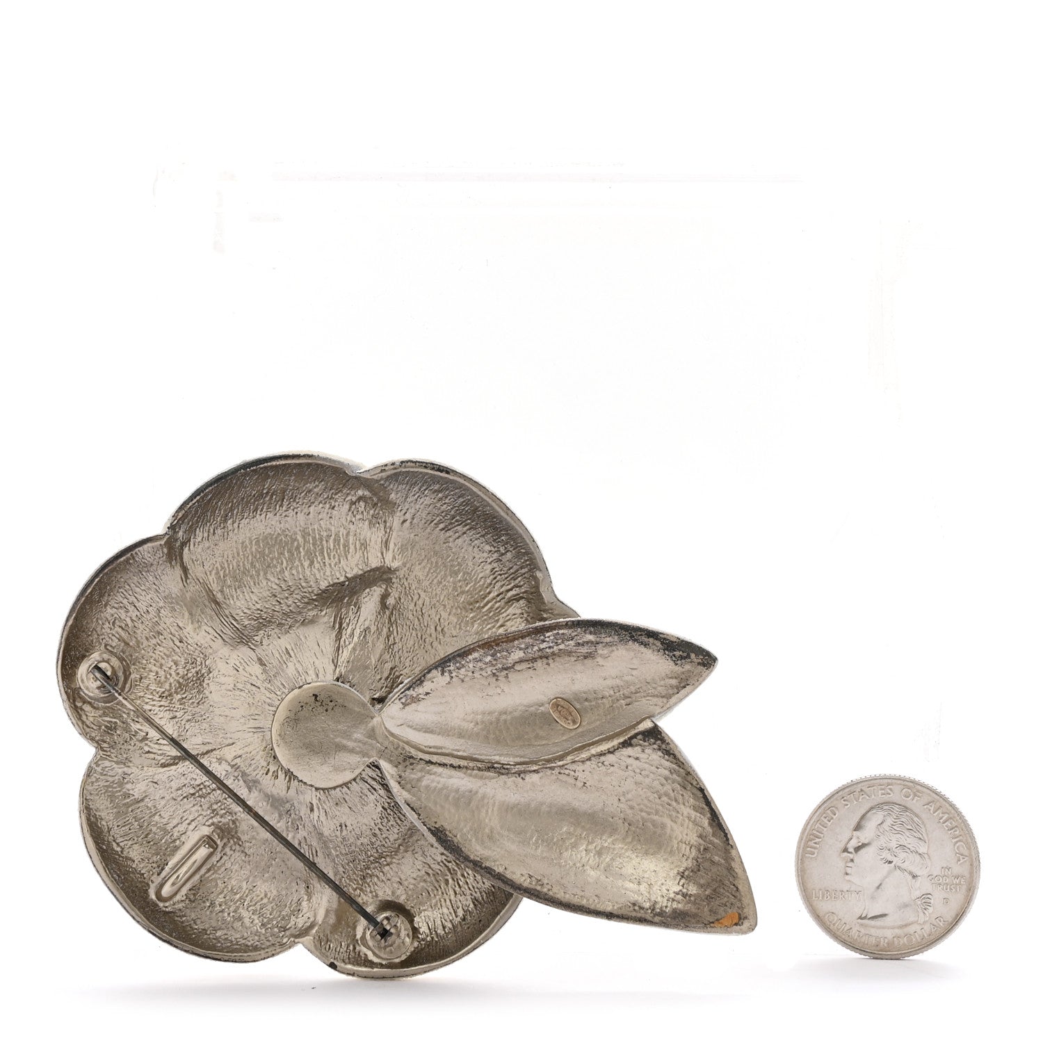 CHANEL アイボリーフラワーブローチ CHANEL Camellia Flower Brooch Corsage Satin Box Beige White