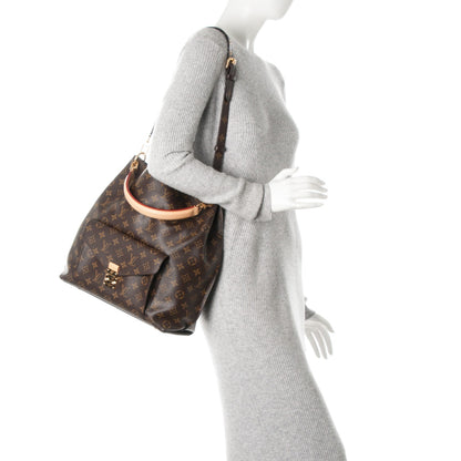 Louis Vuitton Monogram Metis 2 of 8