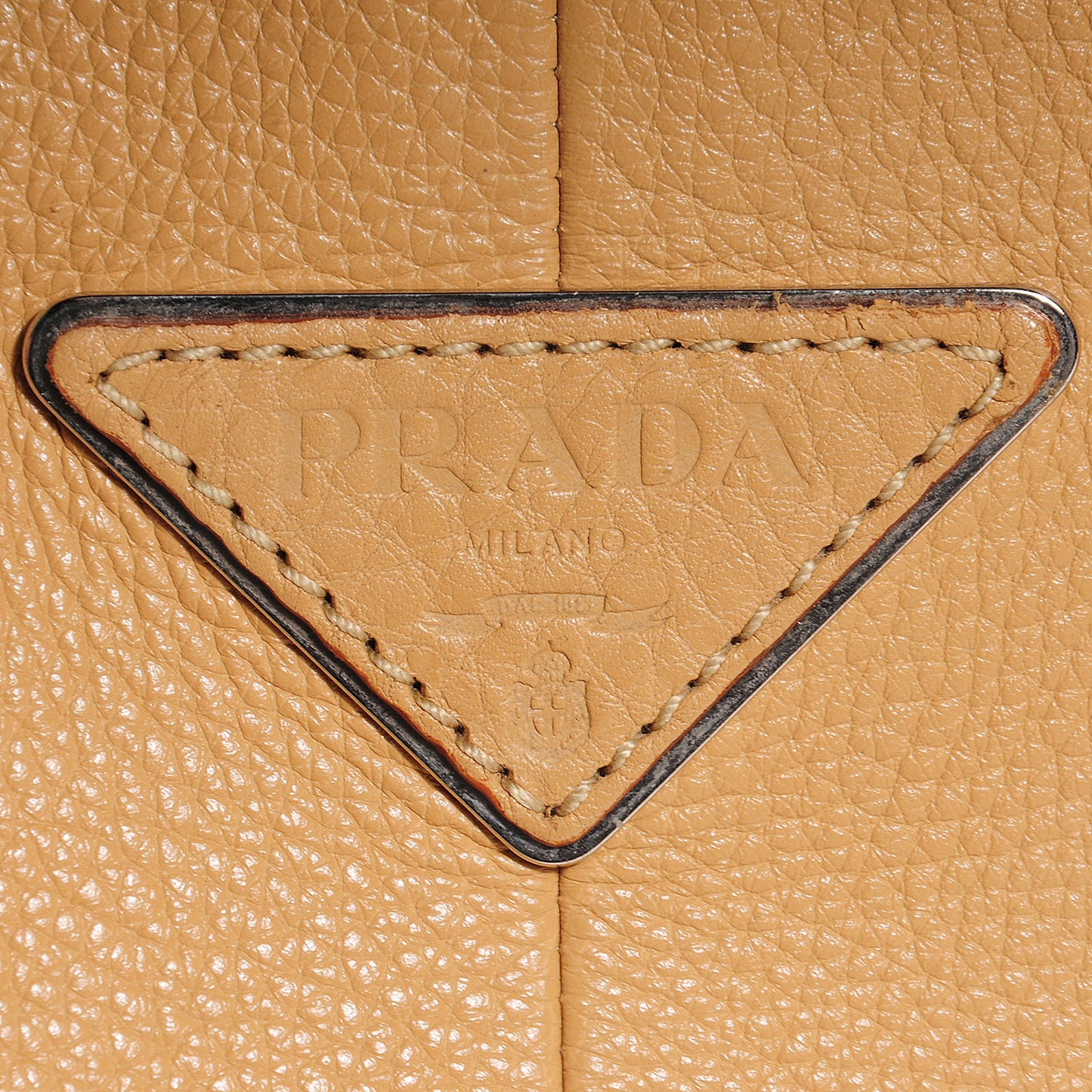 Vitello Daino Buckle Shoulder Bag Sabbia