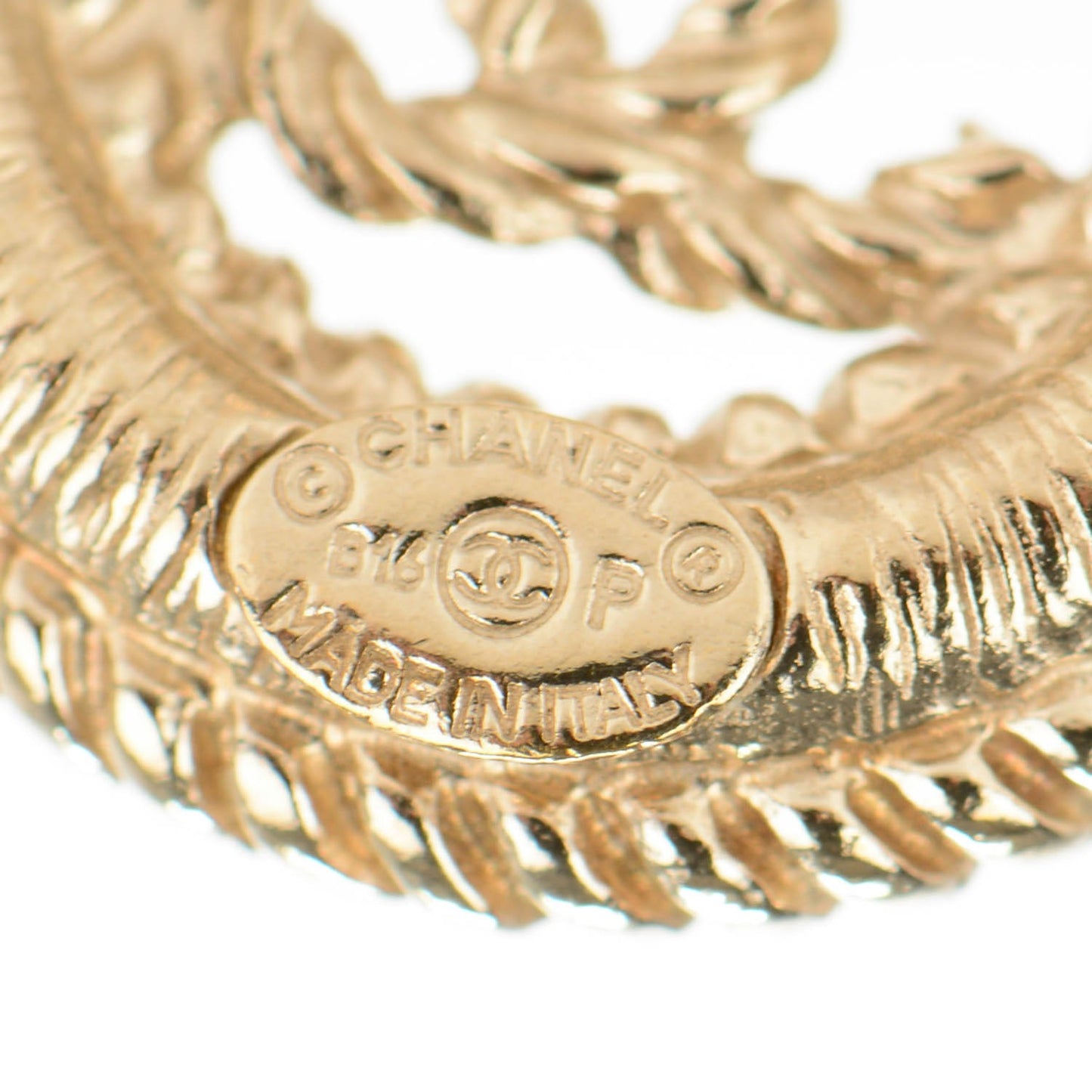 Twisted CC Earrings Light Gold
