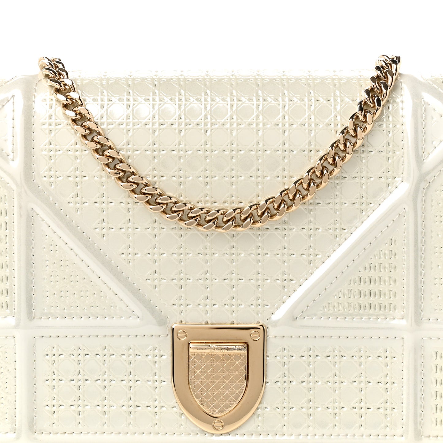 Patent Micro-Cannage Diorama Wallet on Chain Pouch Metallic White