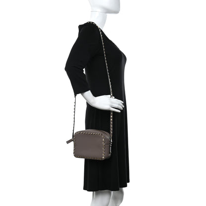 Valentino Garavani Calfskin Rockstud Camera Crossbody Bag Poudre 2 of 8