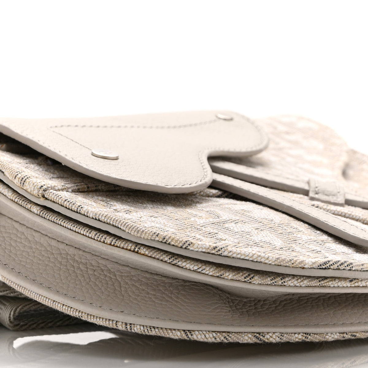 Oblique Saddle Messenger Pouch Beige