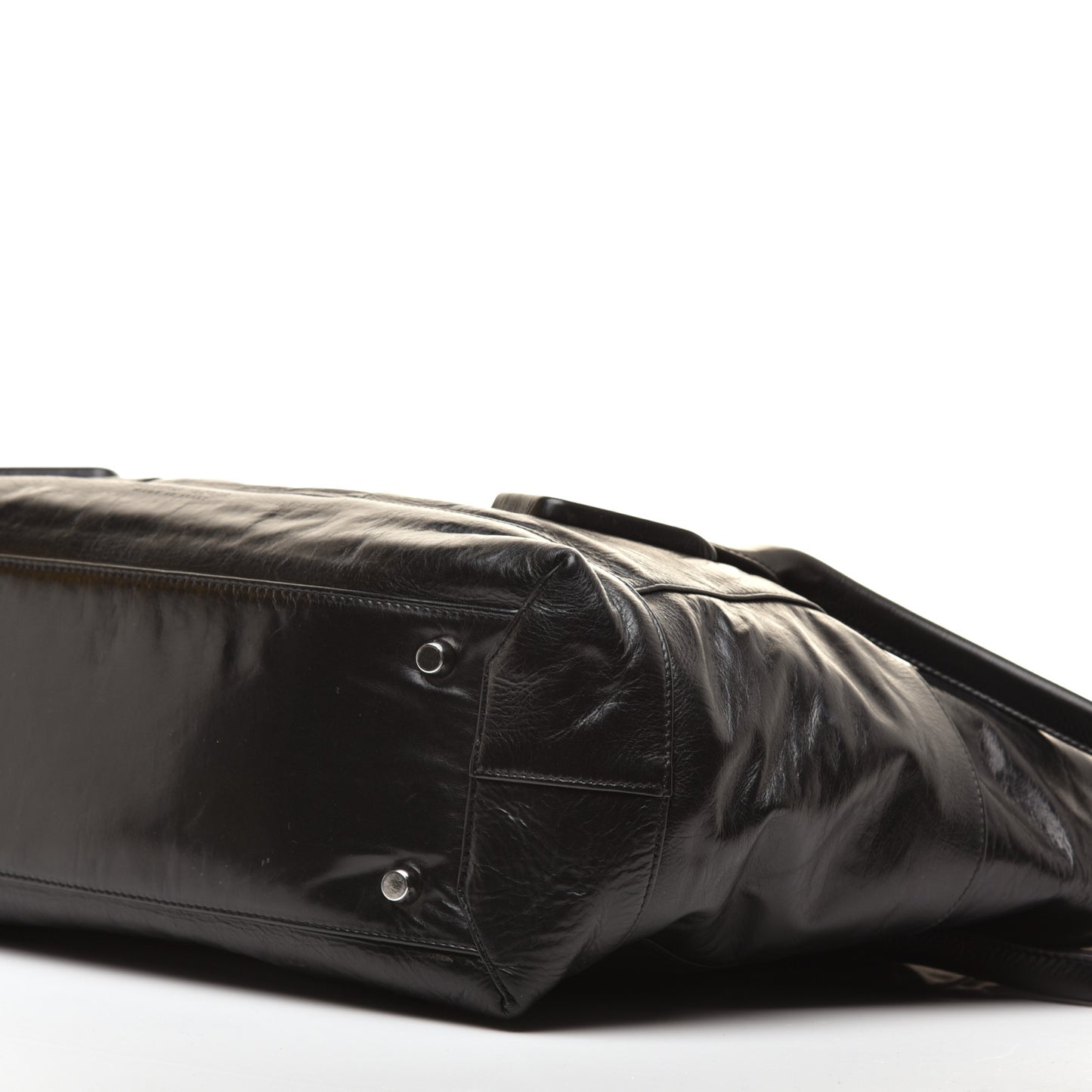 Paper Calfskin Maxi Intrecciato Medium Arco Slouch Black