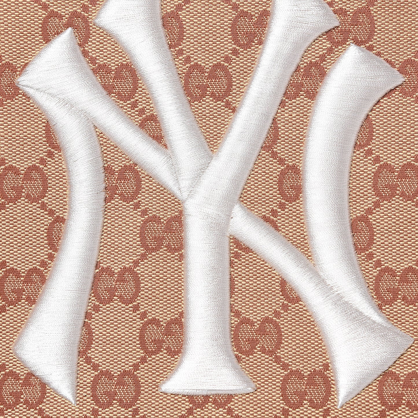 X MLB GG Monogram NY Yankees Zip Wristlet Pouch Beige Ruggine Ivory